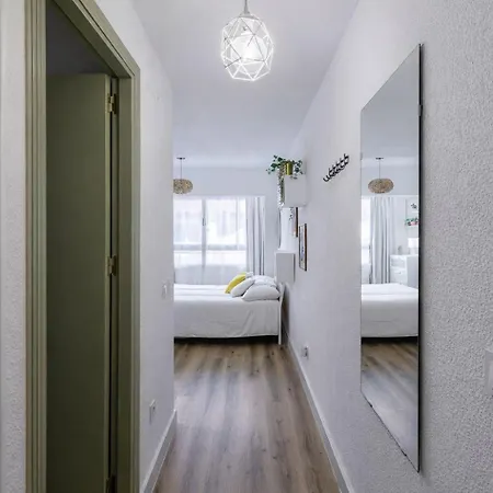 Modern 1 Min Walk To Playa Locos Appartement