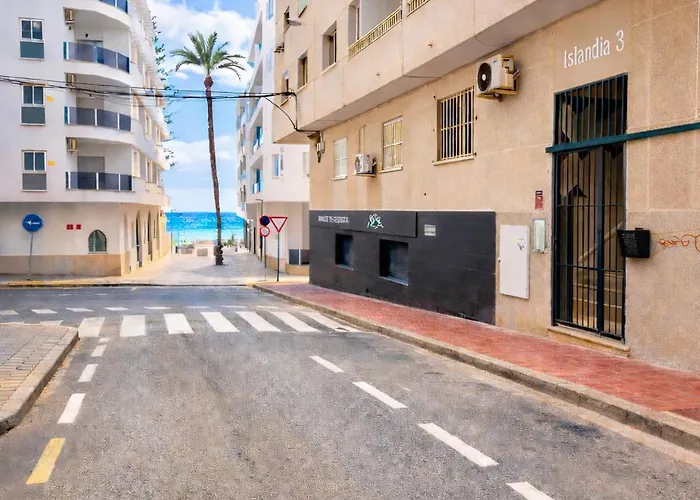 Modern 1 Min Walk To Playa Locos *